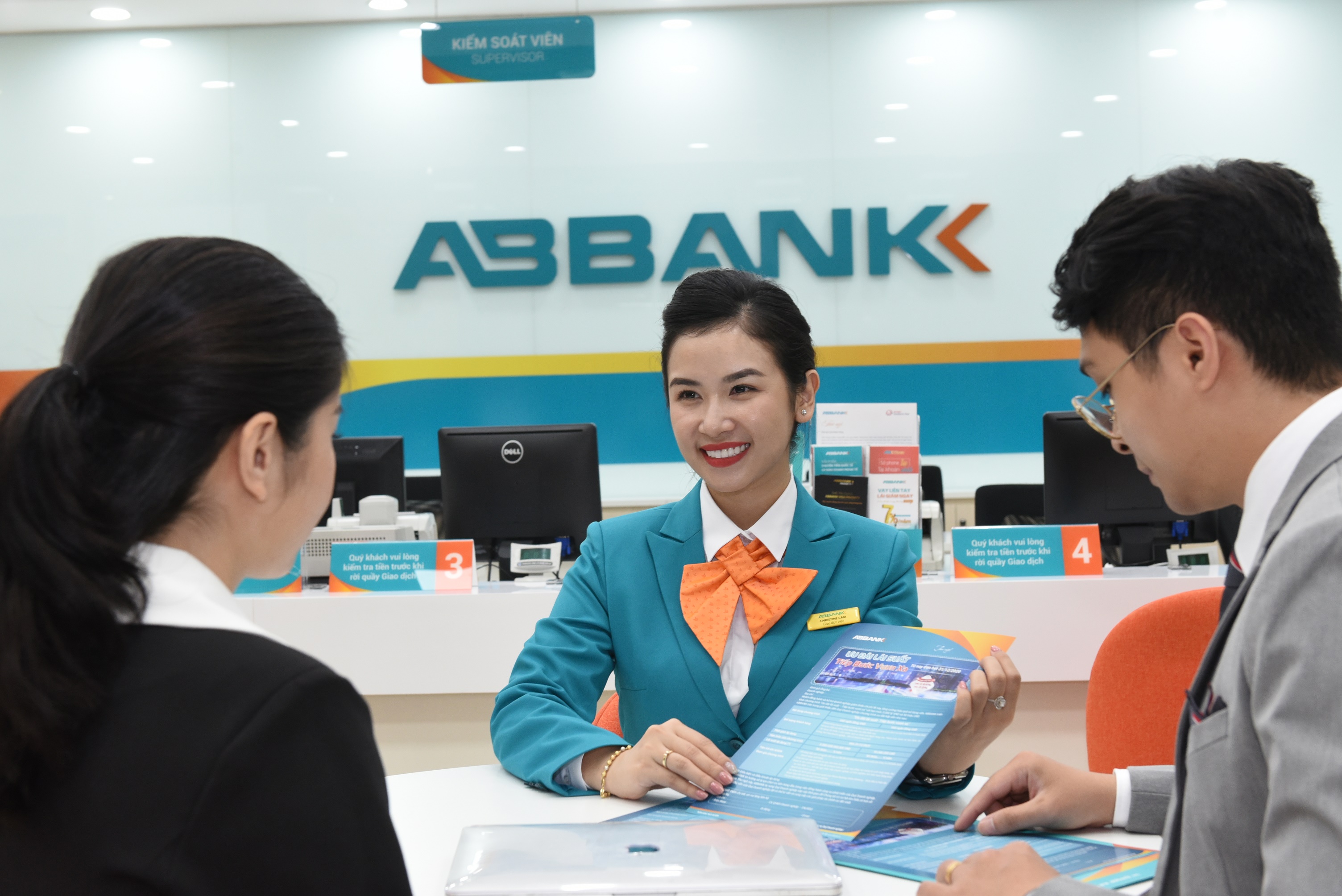 Hãy ngắm nhìn hình ảnh đẹp lung linh của ABBANK để khám phá những dịch vụ tài chính tuyệt vời và chuyên nghiệp mà ngân hàng cung cấp.