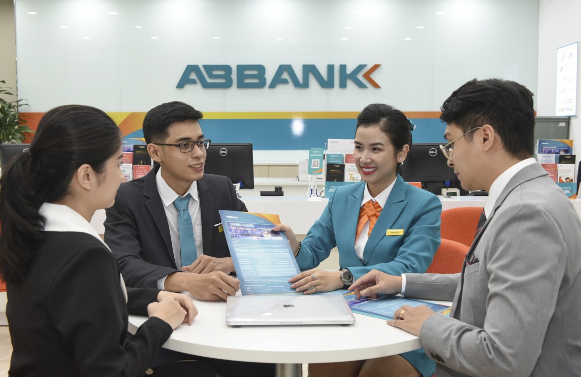 ABBANK triển khai hàng loạt chương trình ý nghĩa mừng sinh nhật 31 năm