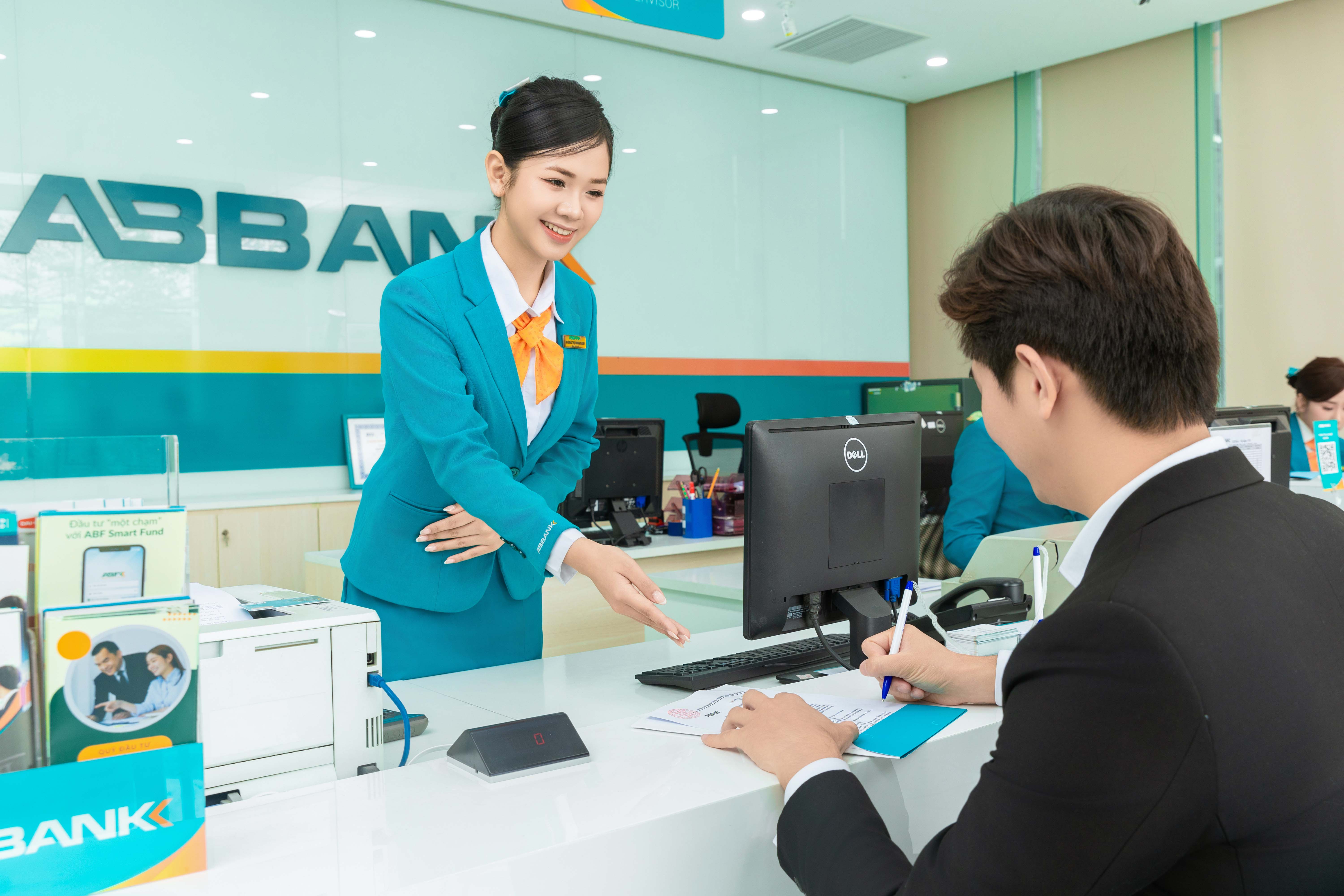Năm 2025, ABBANK kế hoạch thực hiện thúc đẩy đổi mới thông qua việc triển khai các sáng kiến phát triển bền vững tuân theo tiêu chuẩn ESG, ưu tiên yếu tố Xã hội (S)
