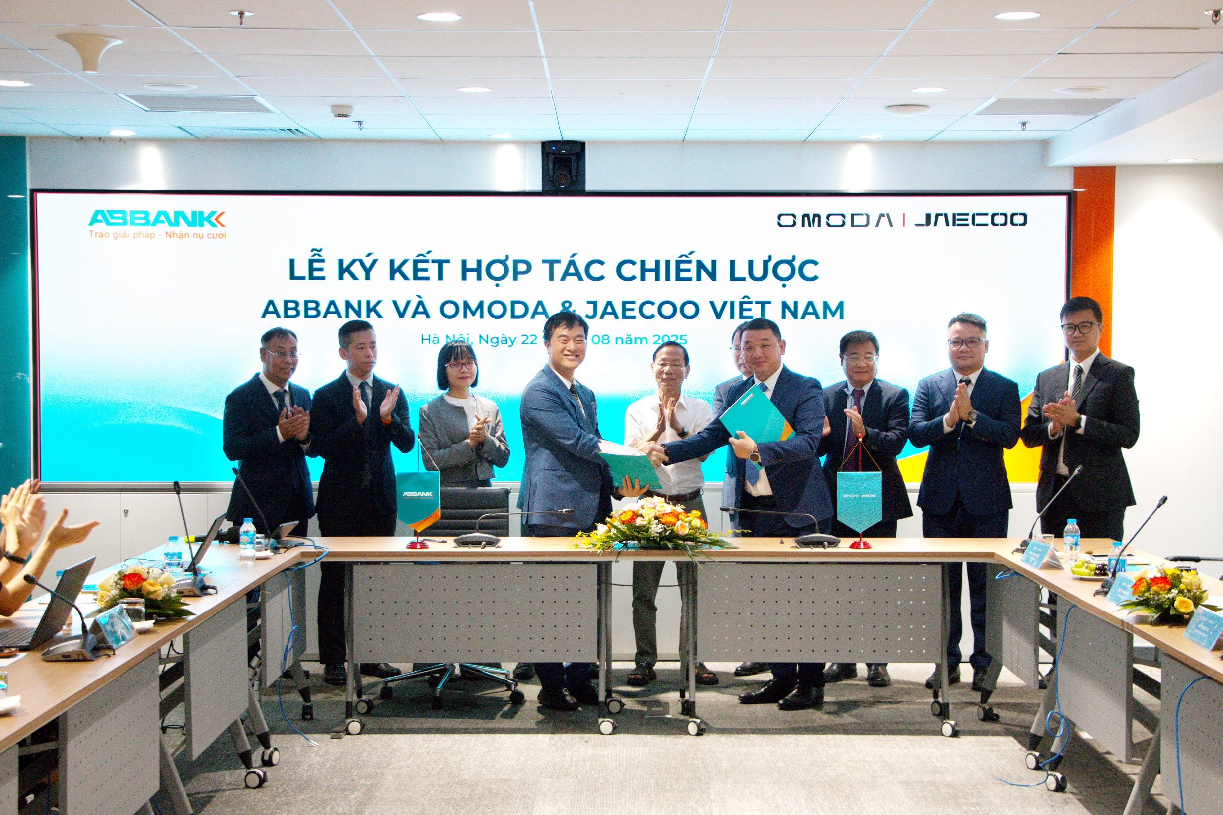 OMODA & JAECOO VIỆT NAM VÀ ABBANK KÝ KẾT HỢP TÁC CHIẾN LƯỢC